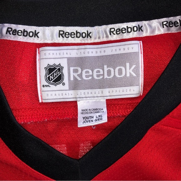 Youth L/XL Reebok Chicago Blackhawks Jersey - Picture 3 of 4